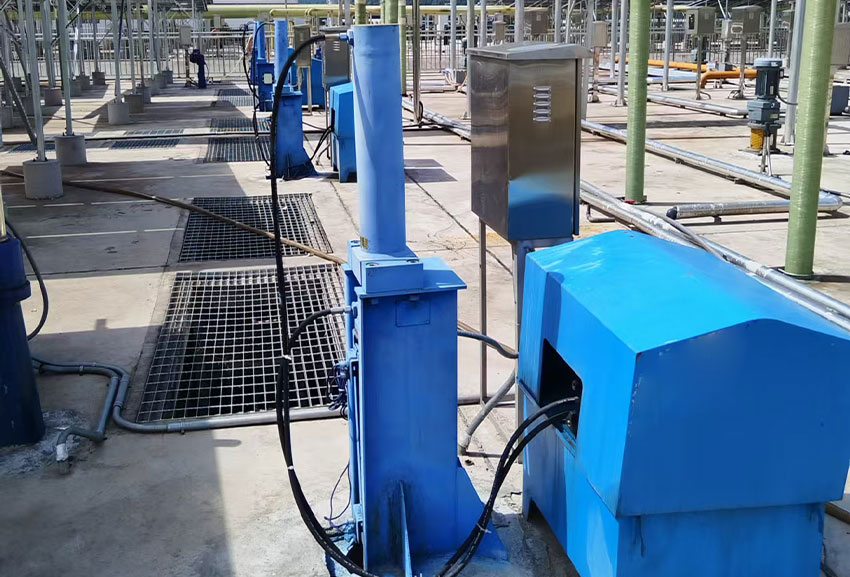 液壓往復(fù)式刮泥機(jī)