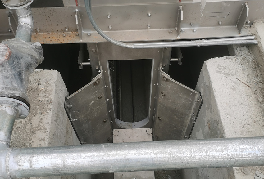 內(nèi)徑流格柵除污機(jī)